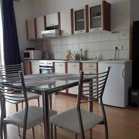 Peskova, Byt O 2 Pokojich S Terasou Olomouc Extérieur photo